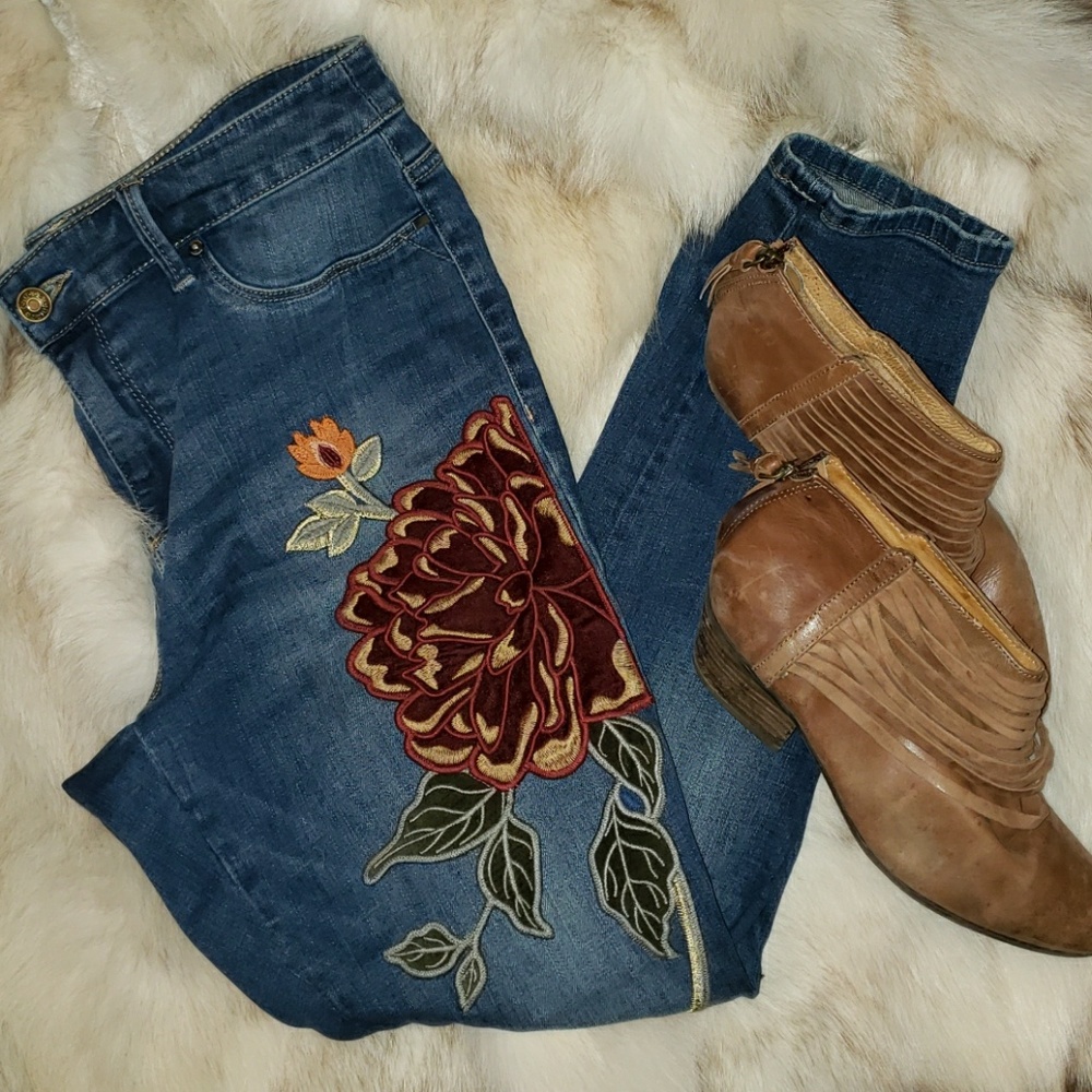 Chico's embroidered jeggings size 1p, womans 8p